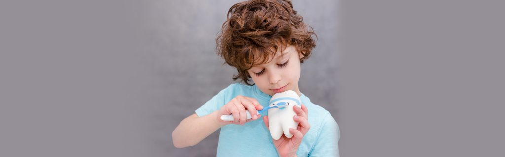 Teach-Your-Children-How-To-Brush-Their-Teeth-Properly